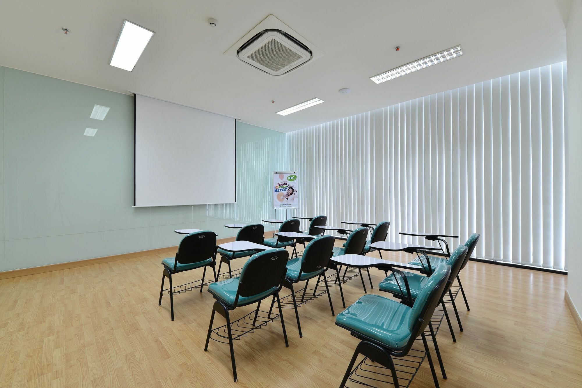 Pop! Hotel Timoho Джокякарта Екстериор снимка