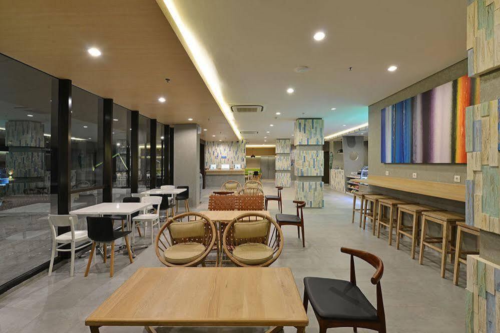 Pop! Hotel Timoho Джокякарта Екстериор снимка
